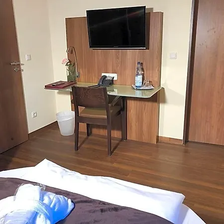 Isenbuetteler Hof 3*